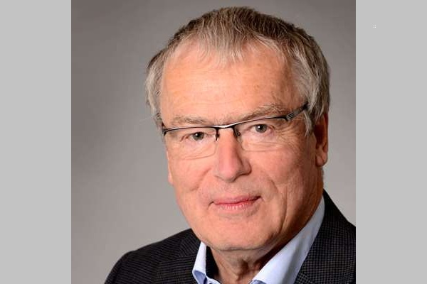Porträtfoto Gotthard Fuchs