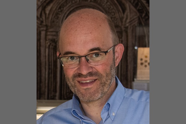 Porträtfoto Prof. Ernesti